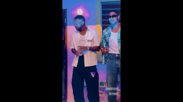 炒股配资咨询 好兄弟, 姆巴佩和阿什拉夫一起观看Bad Bunny演唱会